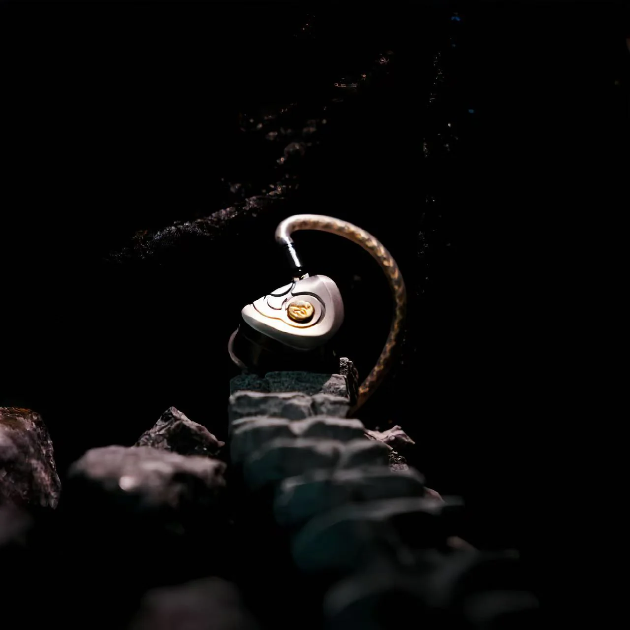 TANGZU THE KING WUKONG 1DD+6BA+4EST In-ear monitors - Image 9